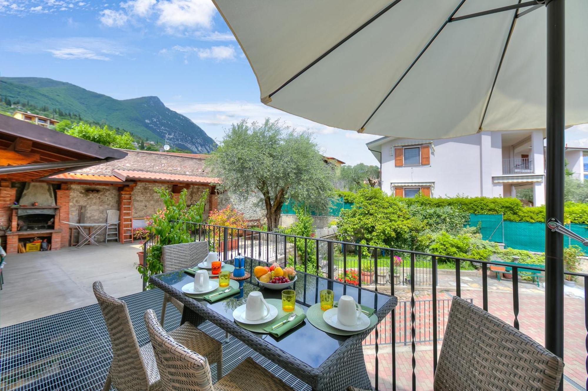 Al Peveri - Private Parking & Near Lake - Happy Rentals Toscolano Maderno Extérieur photo